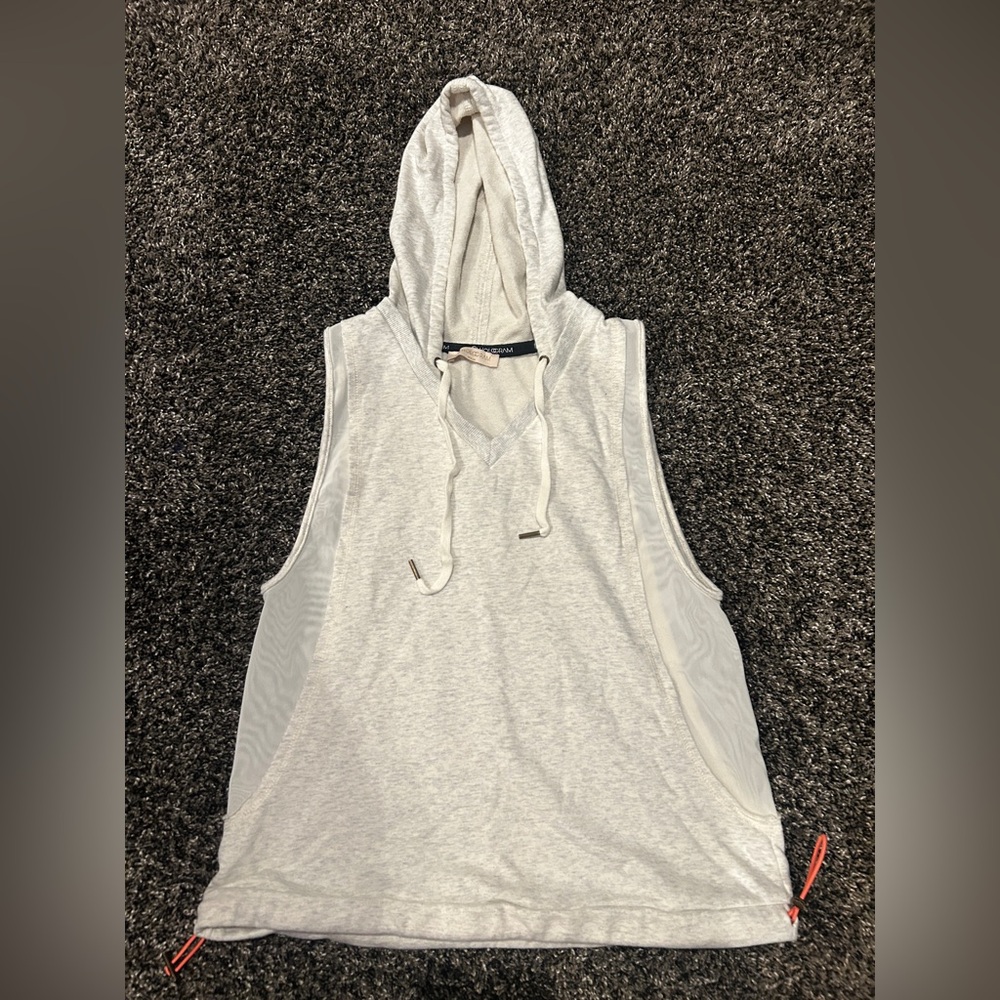 Hooded sleeveless shirt with mesh sides